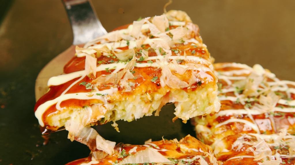 Réussir sa recette d&rsquo;okonomiyaki maison : nos secrets pour un résultat&nbsp;authentique